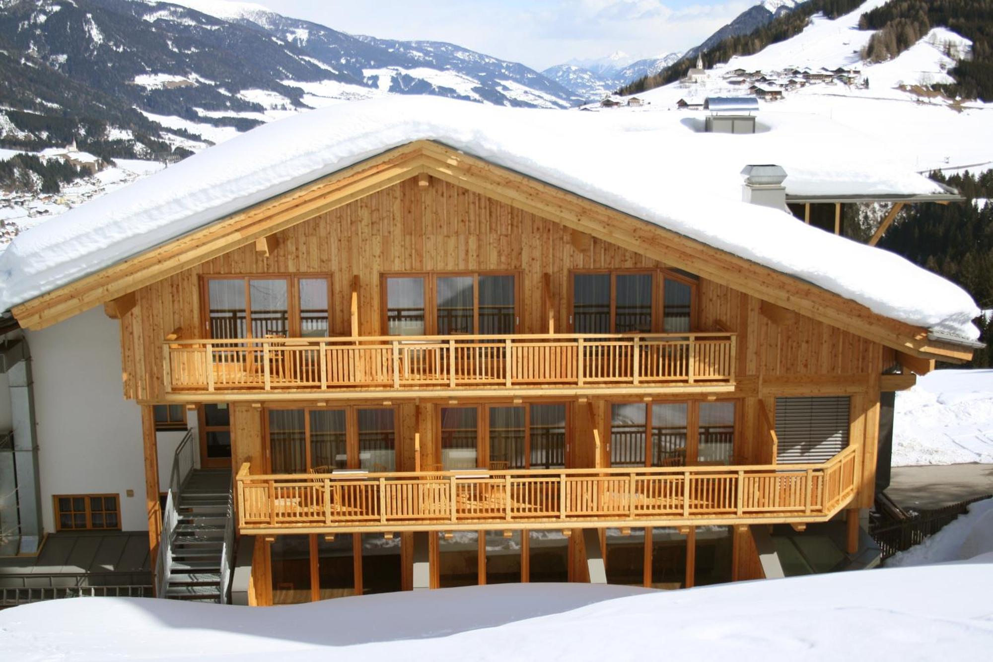 Hotel Schoene Aussicht Kartitsch Exterior foto